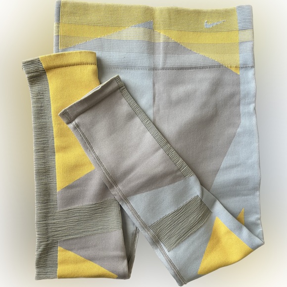 Nike Seamless Tights - Picture 2 of 3